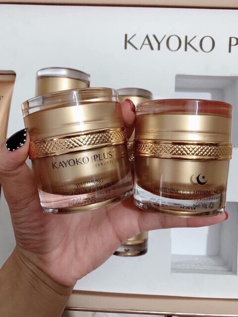 Bộ mỹ phẩm kayoko plus + màu vàng 6in1