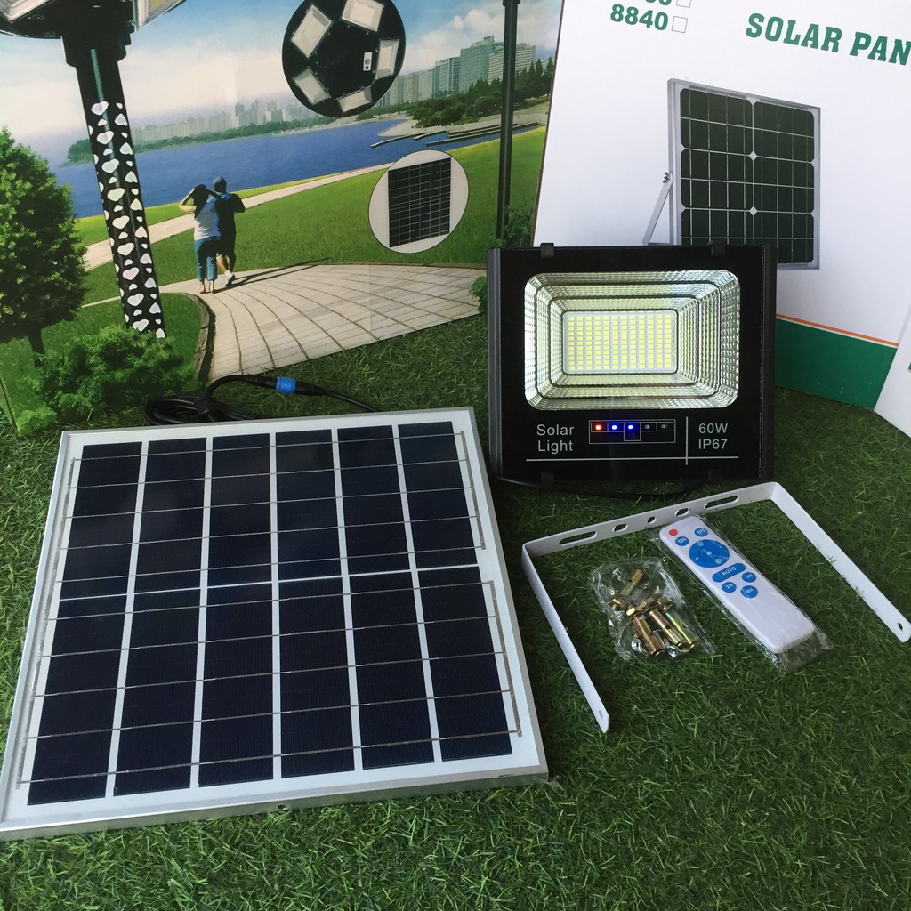 Đèn năng lượng mặt trời có điều khiển chống nước IP67 công suất 40-300W