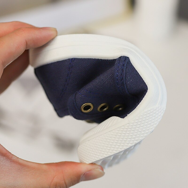 Giày vải canvas màu trơn kiểu mùa thu năng động dễ thương cho bé 2020