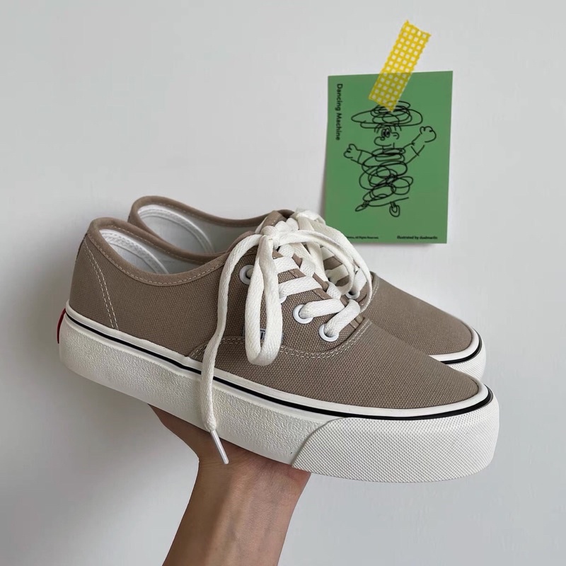 GIÀY YUNC Đủ các màu hot, cỡ size như bình thường.