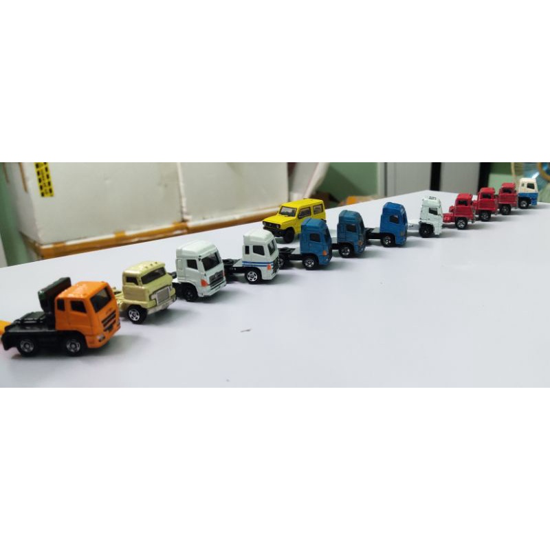 Xe mô hình tomica đầu xe kéo container