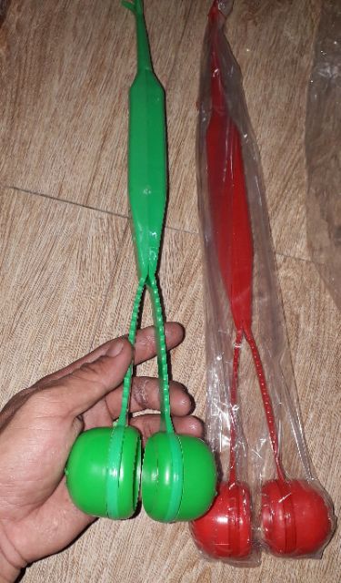 Cây gãy lưng kèm đấm lưng bằng nhựa dài 42cm