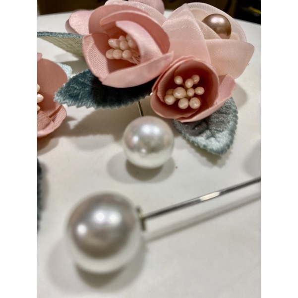 Trâm và Ghim Cài Áo Handmade Độc Lạ Dành Tặng Các Chị Em