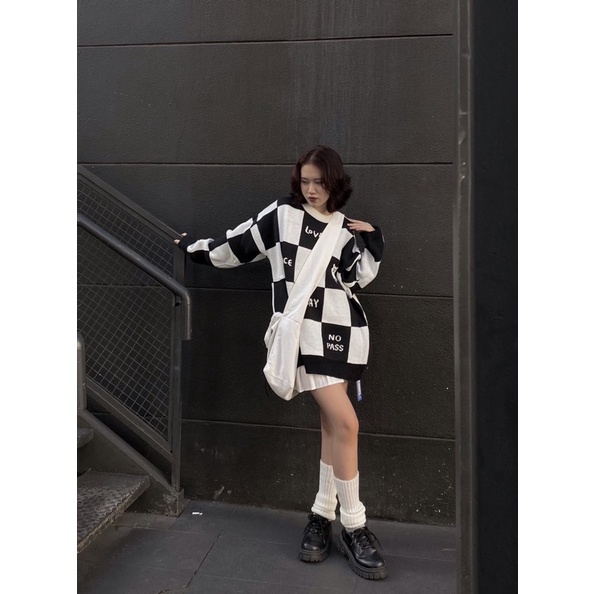 Checker Sweater / áo len caro (ảnh tự chụp ở cuối)