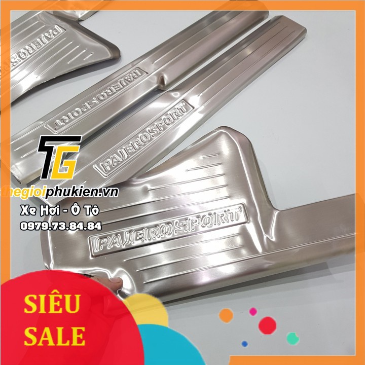 Bộ Ốp bậc cửa, Nẹp bước chân Mitsubishi Pajero Sport 2019-2020 – Mẫu INOX