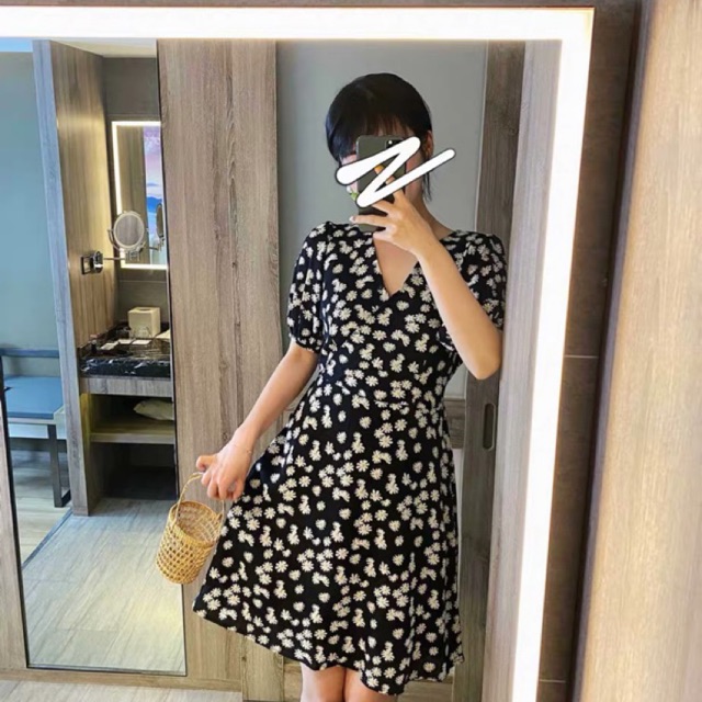 Váy cổ chéo hoạ tiết cúc hoạ mi Ulzzang style (Dáng ngắn ngang gối)vke8036🌻 VKE8036 Hàng Quảng Châu