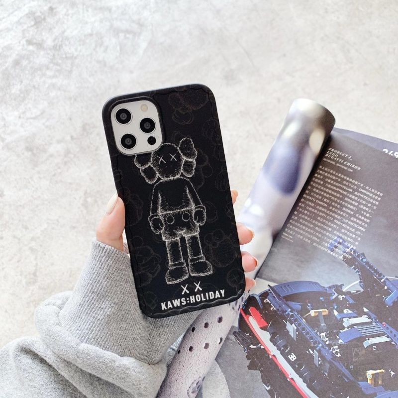 Ốp điện thoại hoạt hình KAWS bảo vệ toàn diện camera cho iphone 12pro max 12mini 11Pro Max XS Max XR SE 2020 7 8 Plus | BigBuy360 - bigbuy360.vn