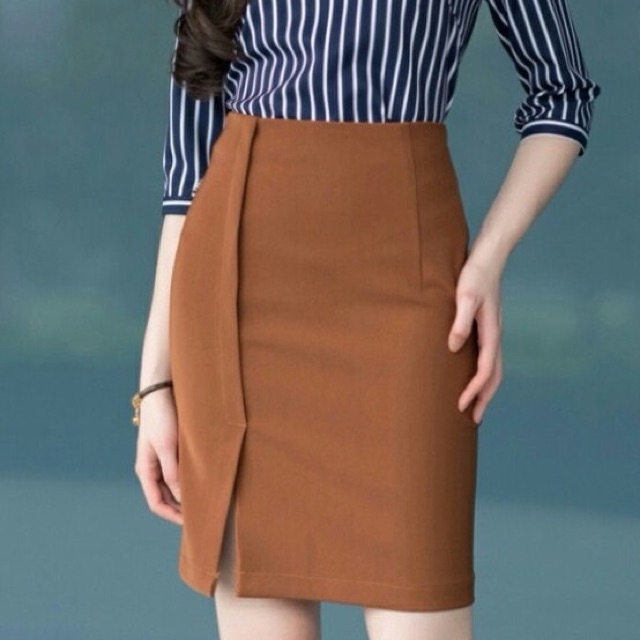 [Mã WASTUP giảm 10% tối đa 30K đơn 99K] Chân váy bút chì xẻ tà trước đáp tà dáng ngắn | BigBuy360 - bigbuy360.vn