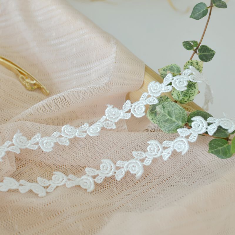 Cuộn vải ren polyester dùng làm trang sức thủ công