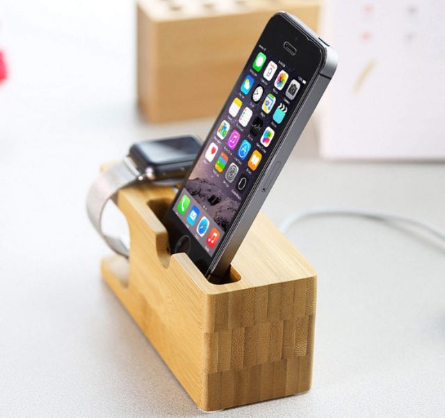 Dock sạc để bàn bằng gỗ tre dùng cho Iphone apple watch