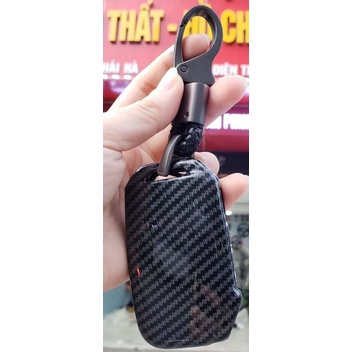 Ốp khóa, bọc chìa khóa cacbon xe Kia Carnival 2021 2022 vân Carbon kèm móc đeo siêu đẹp