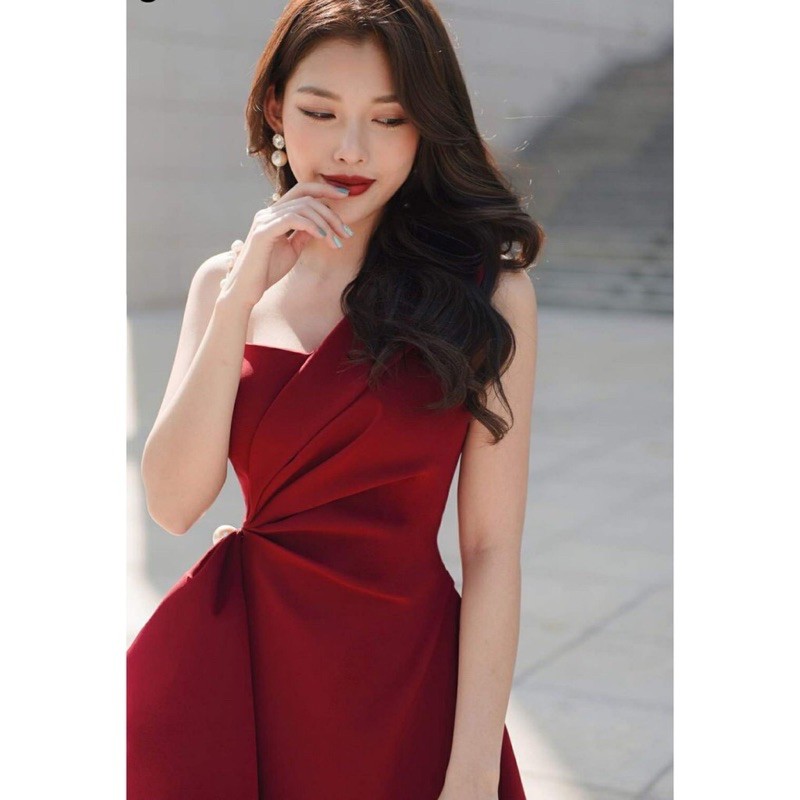 Đầm dự tiệc lệch vai 1 bên đính chuỗi sang trọng quý phái
