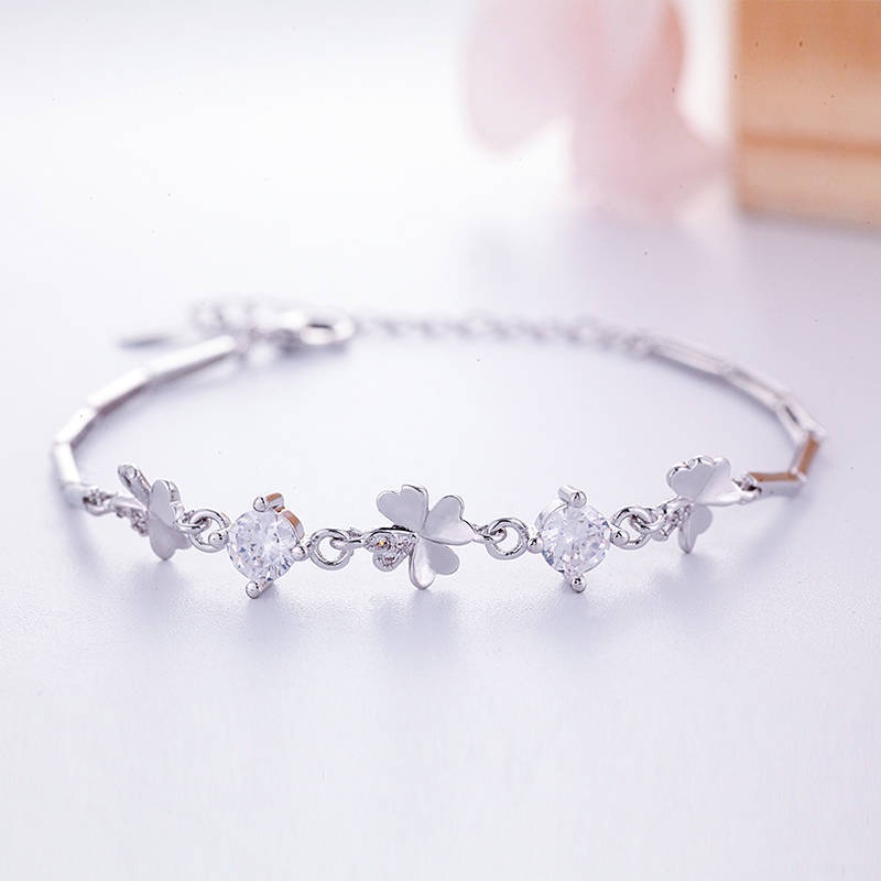 Vòng Tay Cỏ Bốn Lá Đính Đá Thời Trang Dành Cho Nữ