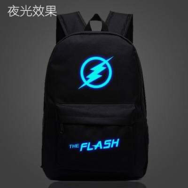 Balo học sinh nam nữ dạ quang phát sáng trong đêm