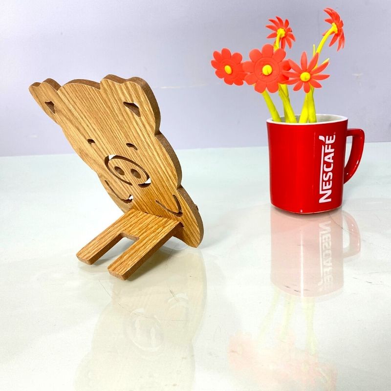 Kệ điện thoại giá đỡ máy tính bảng thông minh hình con heo dễ thương bằng gỗ kích thước 16.5cm x 14.2cm