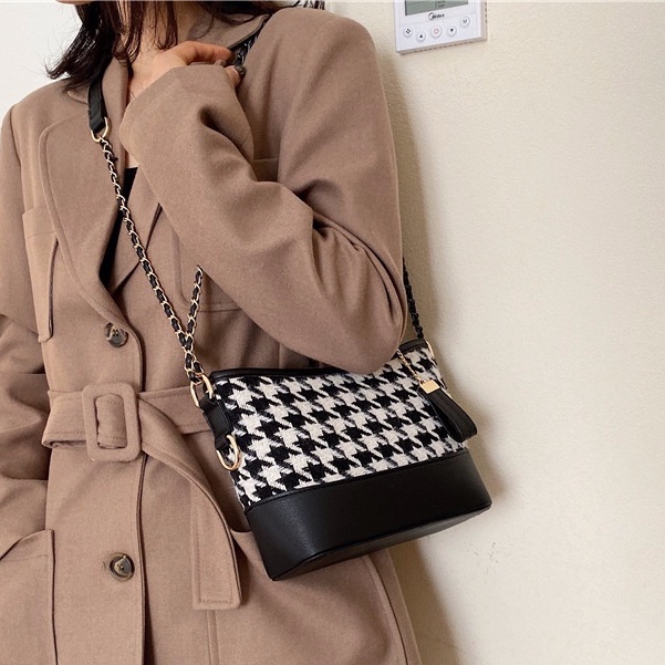 Túi xách đeo chéo nữ ngọc trInh vân caro đẹp đi chơi hot trend HH 264