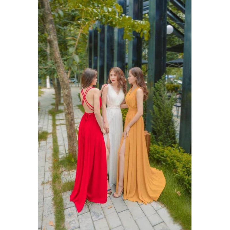 Sẵn 3 màu váy maxi hai dây hở lưng cổ yếm xẻ tà đi biển | BigBuy360 - bigbuy360.vn