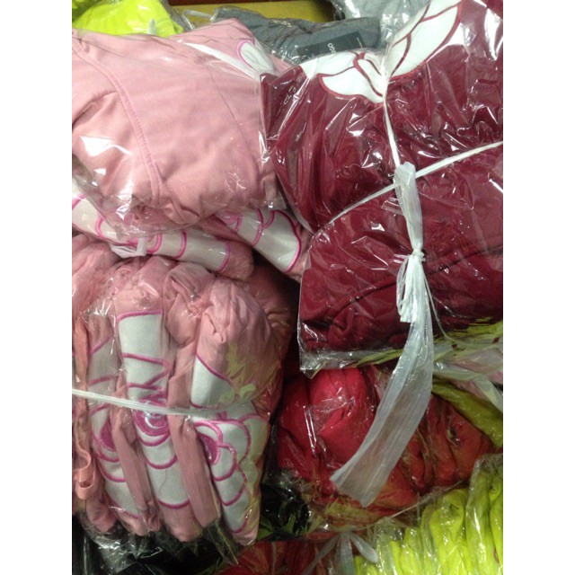 Áo khoác nữ da cá lửng croptop thêu bông hoa sau lưng | BigBuy360 - bigbuy360.vn