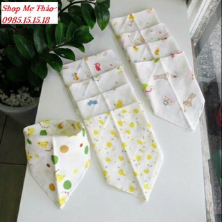 KHĂN YẾM VẢI XÔ TAM GIÁC CHO BÉ