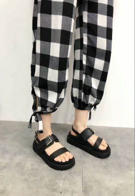 Sandal hàng Hãng