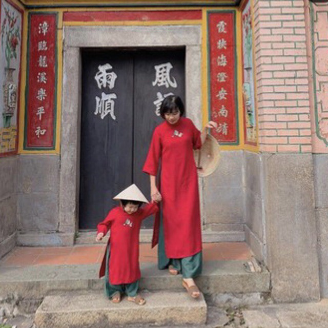 Thanh ly áo dài thiết kế mẹ và bé tết