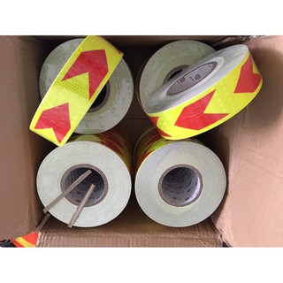 Băng keo decal phản quang vàng đỏ mũi tên 5cm*45m hình thật - hàng sẵn-BKPQ-R013