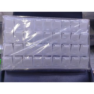 khay trưng mặt dây chuyền