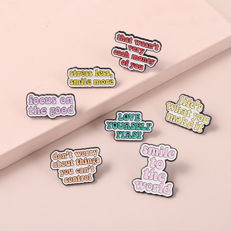 Ghim cài áo QIHE JEWELRY kim loại tráng men hình câu trích dẫn cười đến thế giới hình học vui nhộn làm quà tặng cho bạn