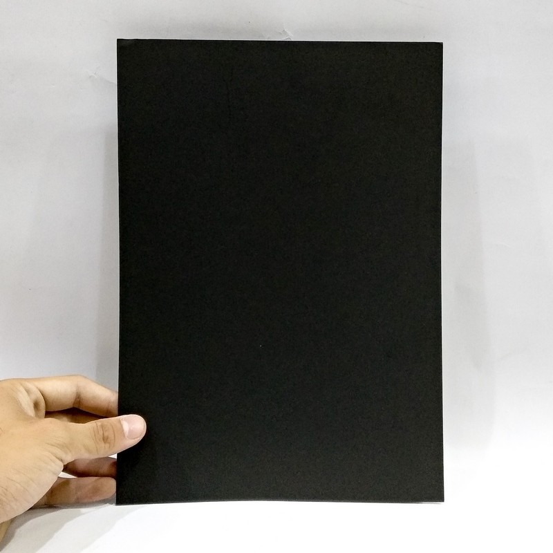 Giấy cứng bìa màu đen 180gsm 100 tờ