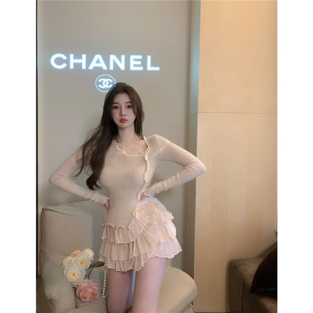 In the autumn of 2021, the new Korean women's sweater niche design sense ruffled slim chic top high waist skirt [deliver