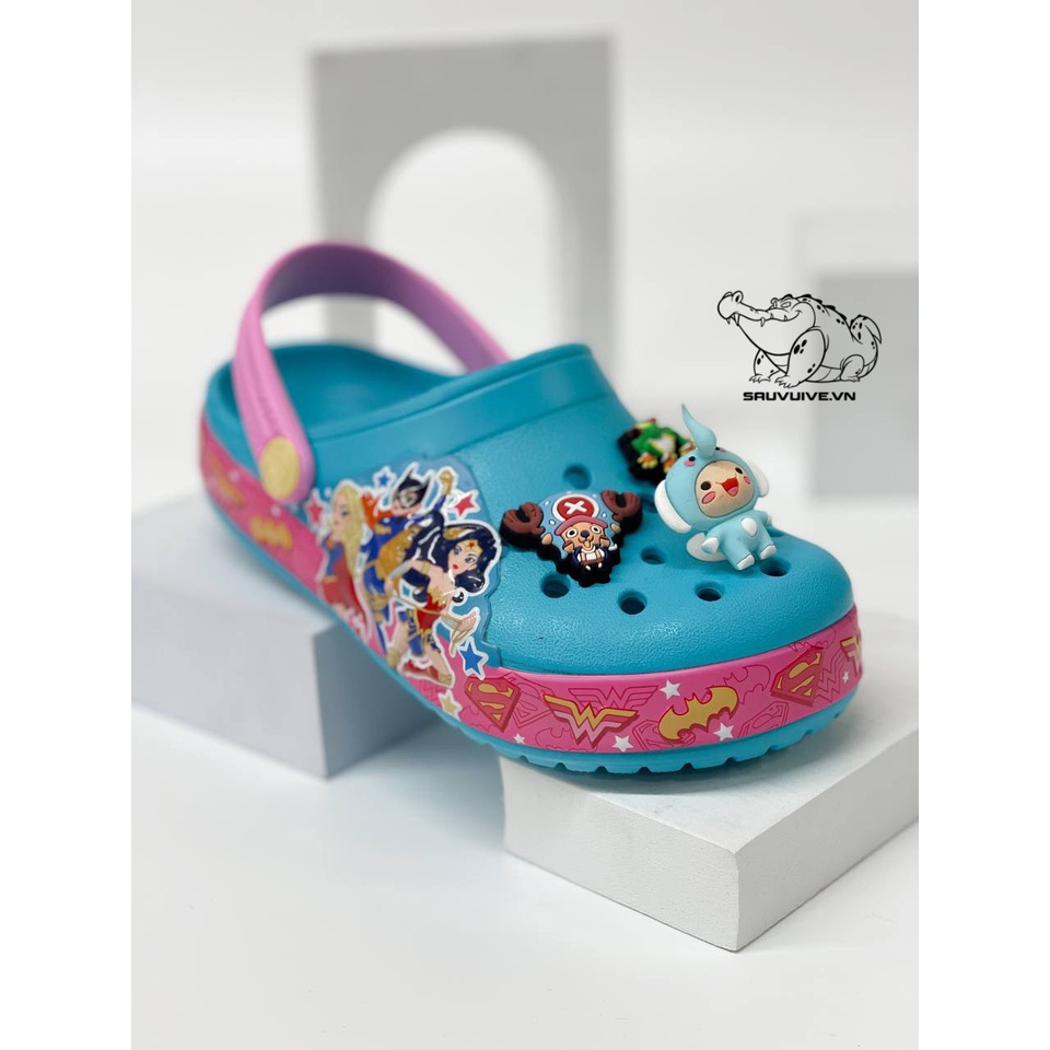 Giày Dép Đi Mưa Bé Gái Crocs Super Women Kids Chính Hãng - Tặng 6 Jibbizt - Sấu Vui Vẻ