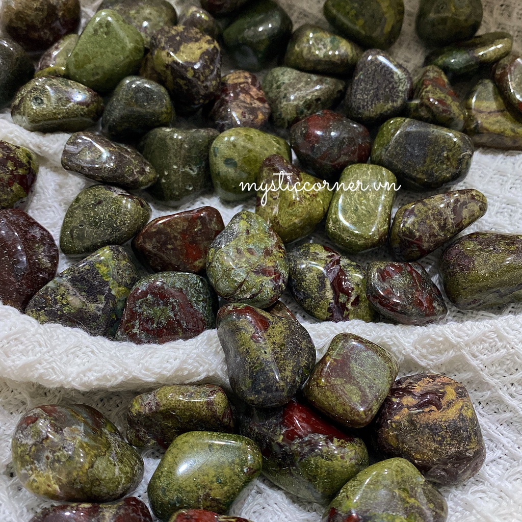 Viên tumbled đá thanh tẩy Dragon Blood Jasper (đá Huyết Rồng), dùng trong Tarot, Reiki, Thiền Định