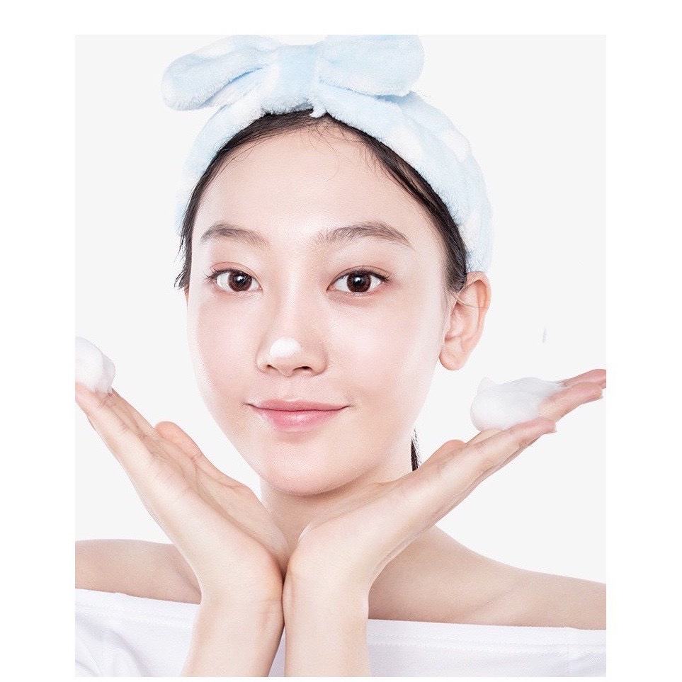 SỮA RỬA MẶT CHIẾT XUẤT TỪ RAU MÁ VỚI ĐỘ PH DỊU NHẸ LÀNH TÍNH DUY TRÌ ĐỘ ẨM TRÊN DA GIẢM TÌNH TRẠNG MỤN ẨN SamBeauty