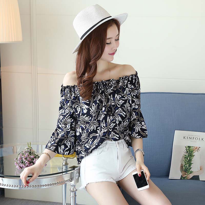 Áo Kiểu Trễ Vai Tay Loe Hoạ Tiết Hoa Phong Cách Hàn Quốc