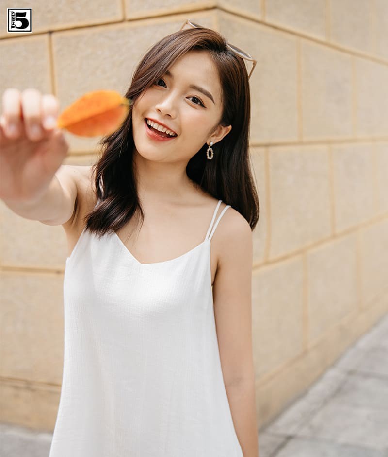 Đầm nữ midi dạo phố đi biển 2 dây xẻ sườn cổ tim có lớp lót Twentyfive N260