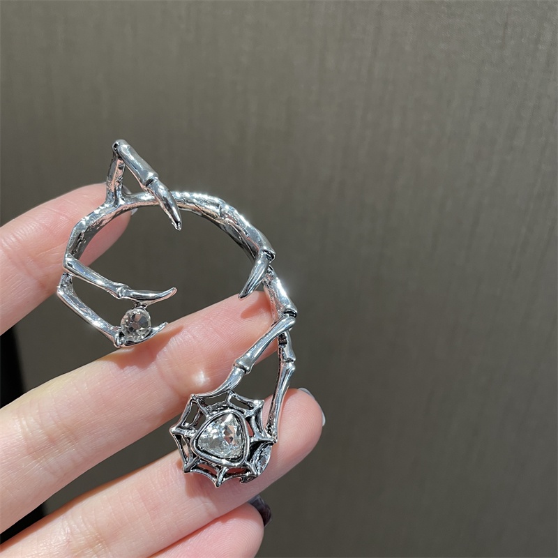 Khuyên Tai Hình Móng Vuốt Quái Vật Phong Cách punk Cổ Điển Thời Trang Cá Tính