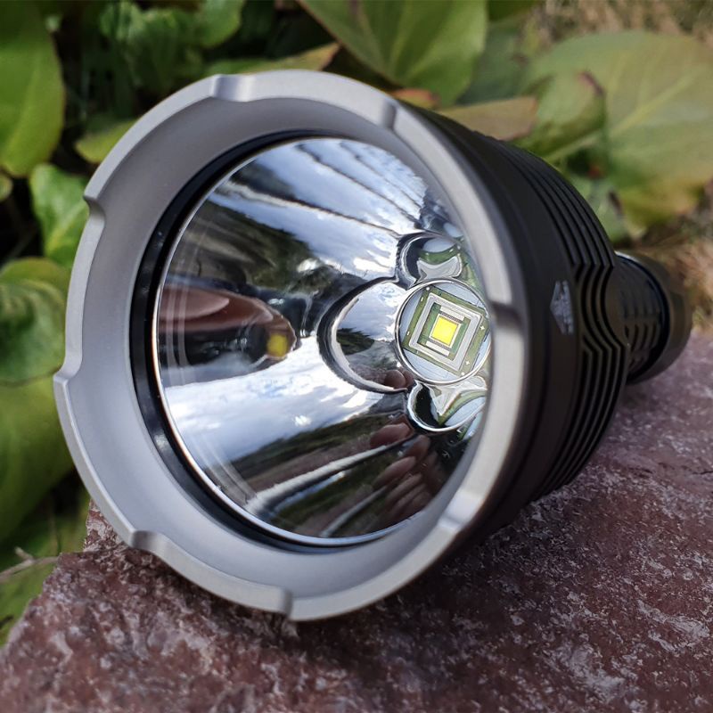 Đèn pin công suất lớn Wurkkos TS30S viền benzel thép led SBT90.2 xa 952m 6000lumen