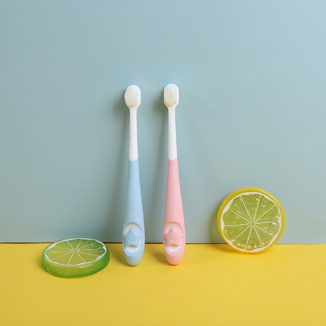 Bàn chải đánh răng sợi lông tơ siêu mềm cho bé hình ngôi sao