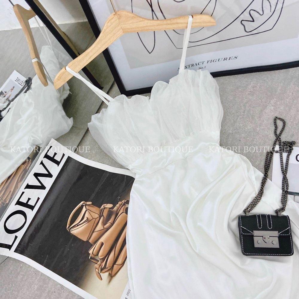 Đầm Trắng 2S Xếp Ly Ngực Phồng Xẻ Đùi