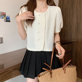 Áo sơ mi kem cổ tròn tay cộc dọc 2 đường cúc bọc