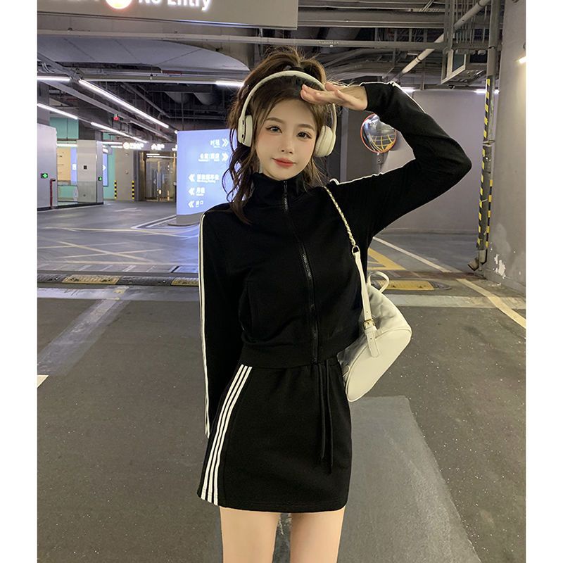 Set đồ COZOKC gồm áo len tay dài và chân váy ngắn/ quần dài thời trang thể thao cho nữ