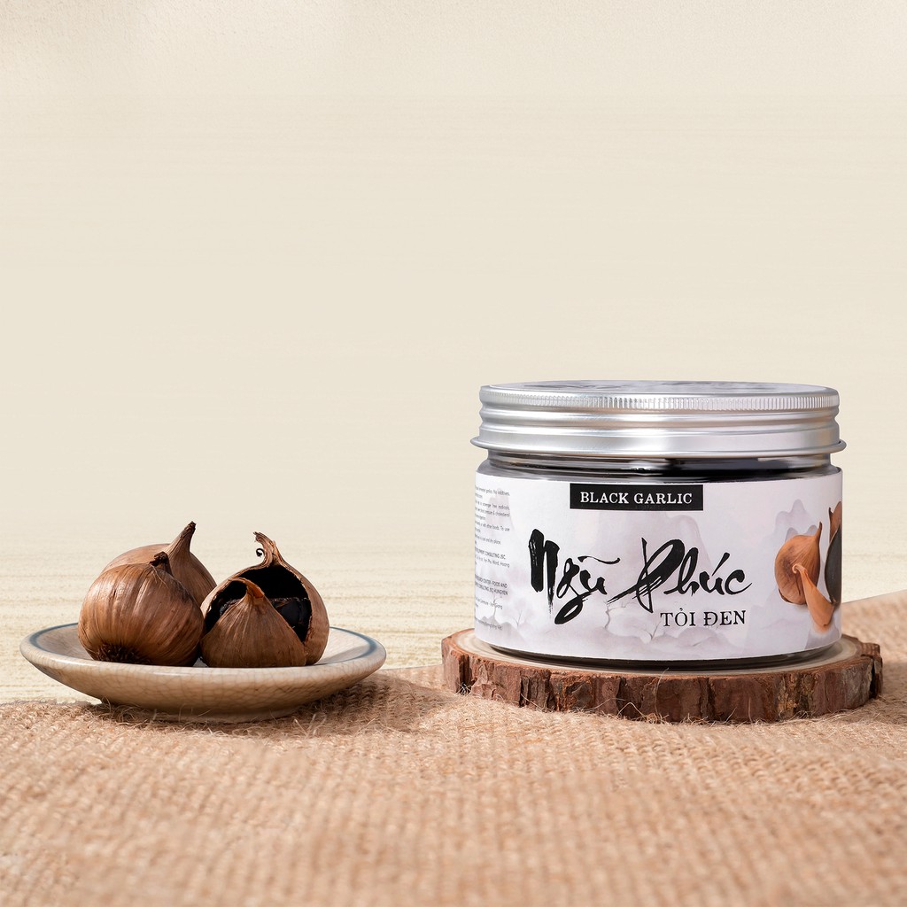 Tỏi đen cô đơn bóc vỏ Ngũ Phúc hộp 150g vô cùng tiện lợi