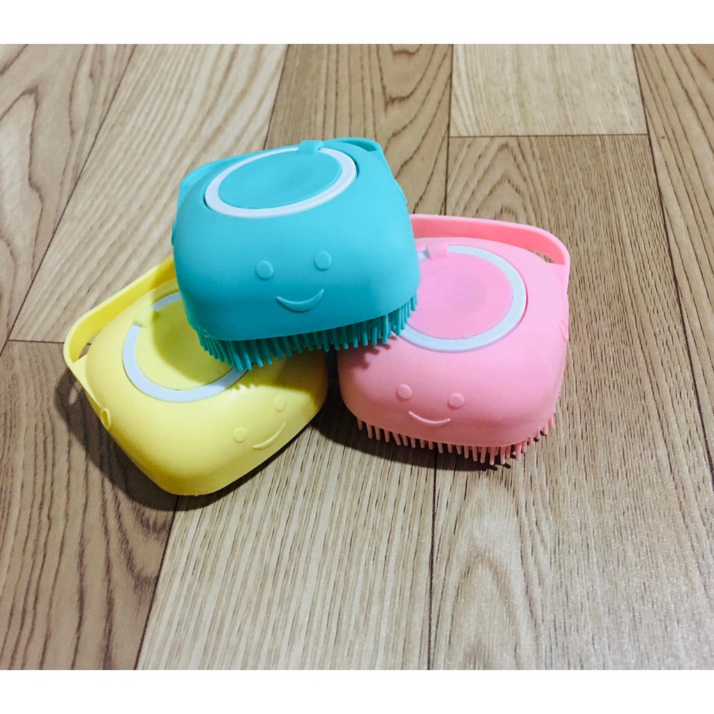 Bàn chải tắm Massage tạo bọt cho chó mèo thú - Găng tay tắm cho thú cưng