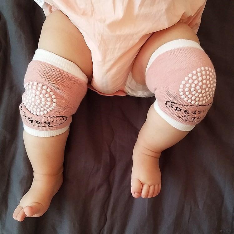 Vớ Bảo Vệ Đầu Gối Cho Bé Tập Bò