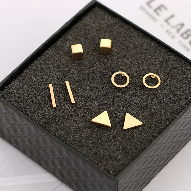 Set 4 đôi khuyên tai hợp kim tròn tam giác màu vàng/bạc/đen