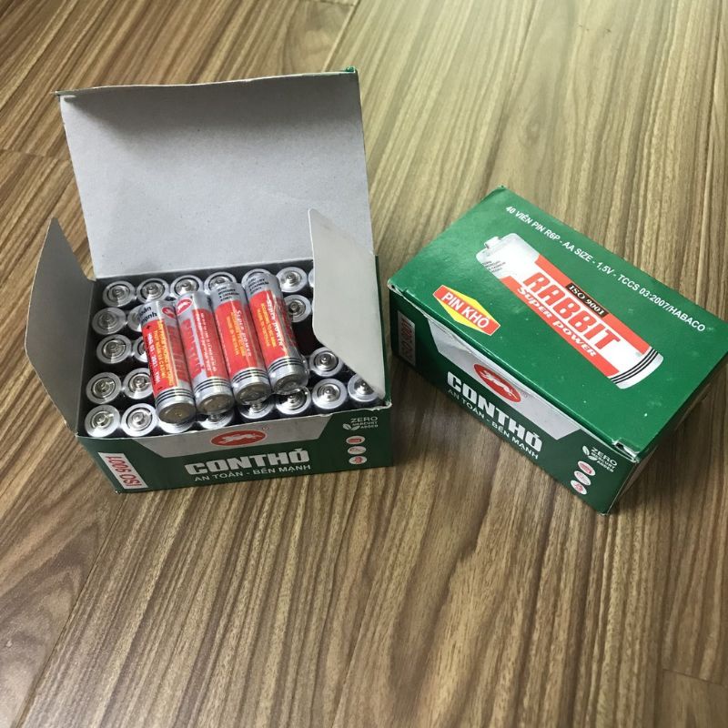 Vỉ 4 viên pin con thỏ . pin tiểu con thỏ