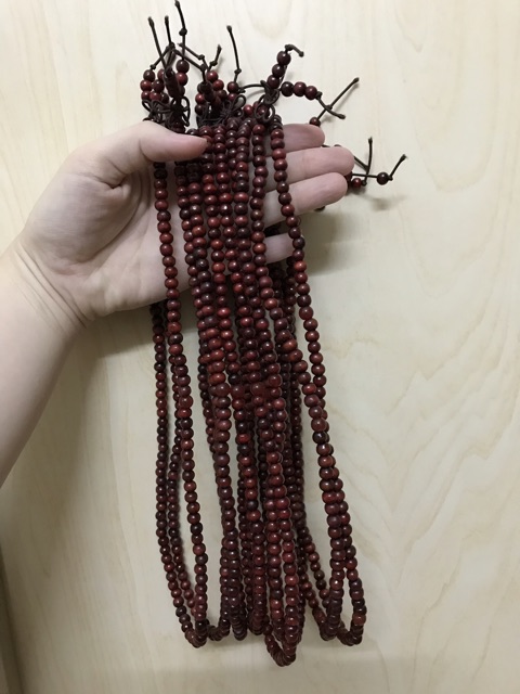 Dây đeo tay gỗ đỏ 108 hạt