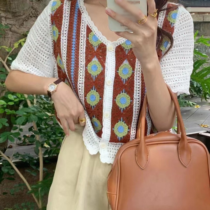 Áo Khoác Cardigan Dệt Kim Tay Ngắn Cổ Chữ V Phối Nút Họa Tiết Sọc Caro Phong Cách Pháp Cho Nữ