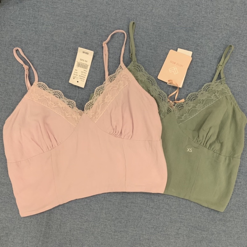 Croptop 2 dây Pacsun
