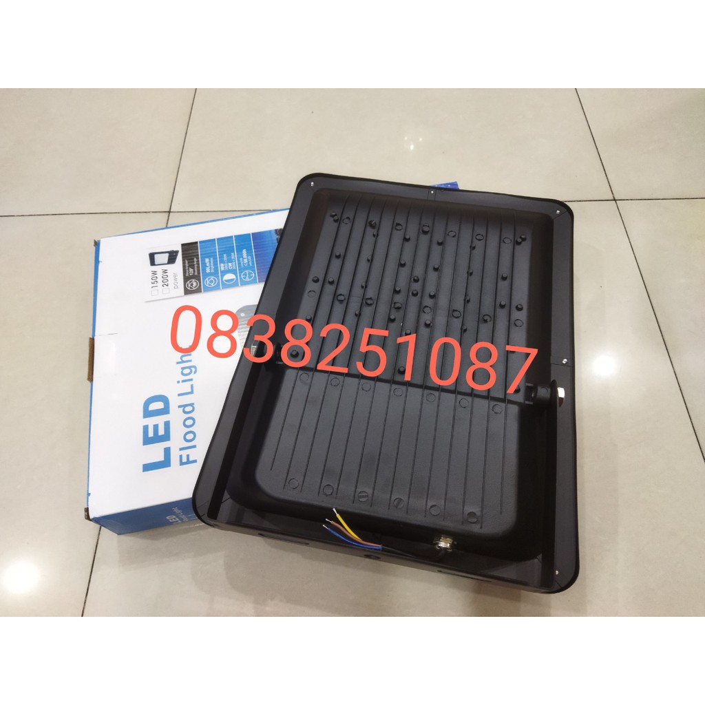 Đèn pha led ngoài trời mỏng 200W IP 66